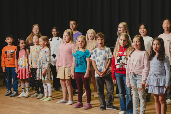 kuula-opiston Estradi-lapsikuoro